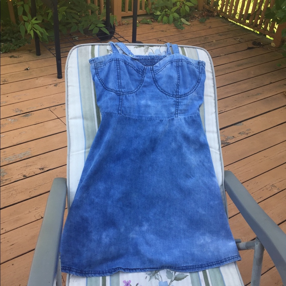 Gorgeous denim dress! 💎